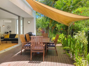 Maggies Beachfront Apt. 9, Horseshoe Bay